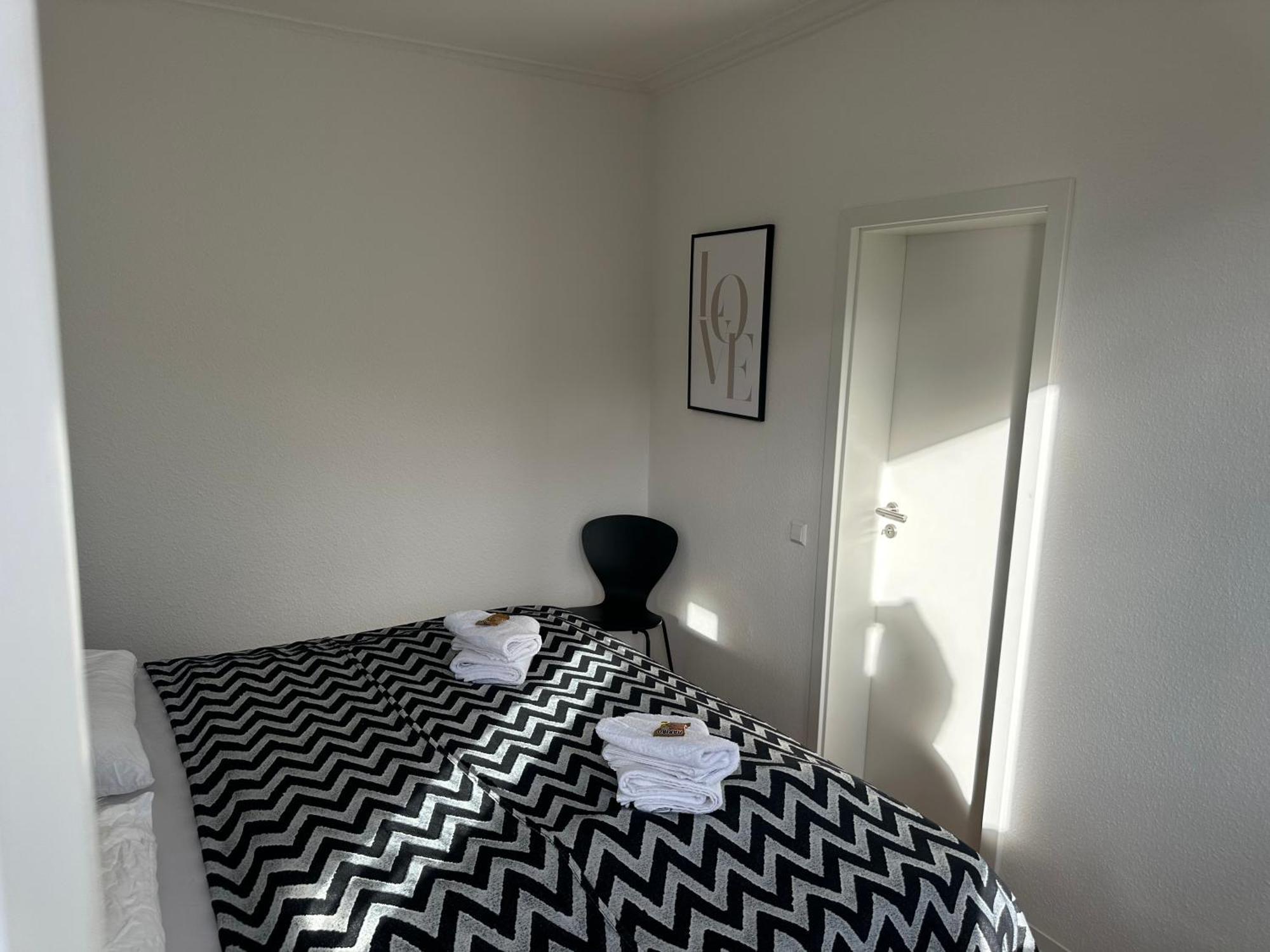 Stylisches Apartment Mit Grossem Tageslichbad Am Marktplatz Leonberg Dış mekan fotoğraf