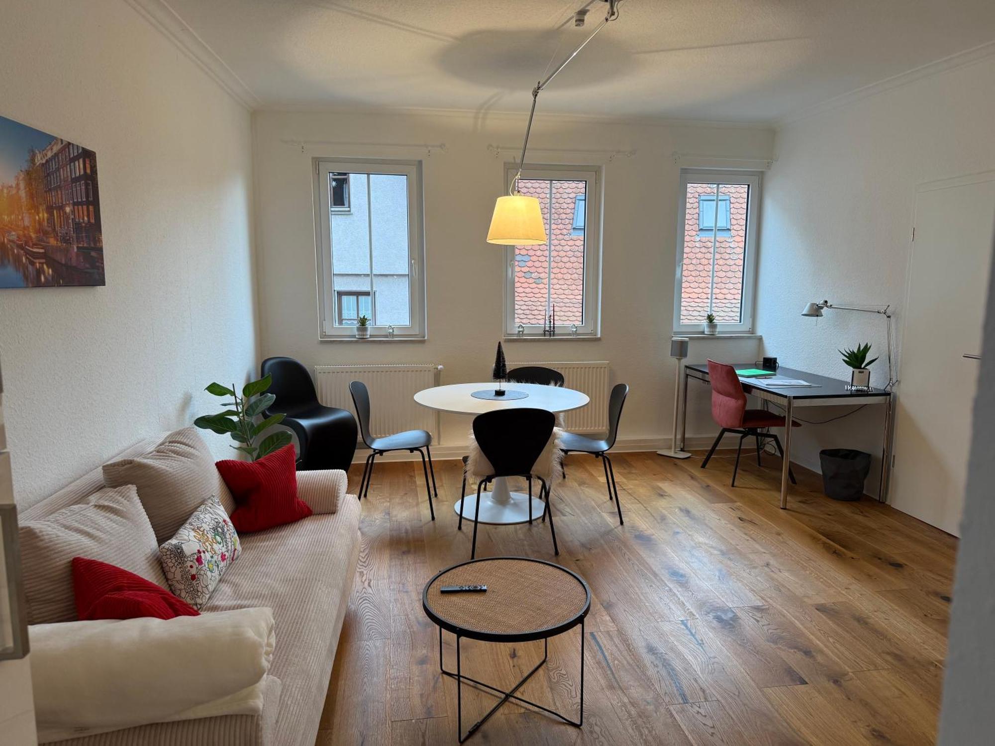 Stylisches Apartment Mit Grossem Tageslichbad Am Marktplatz Leonberg Dış mekan fotoğraf