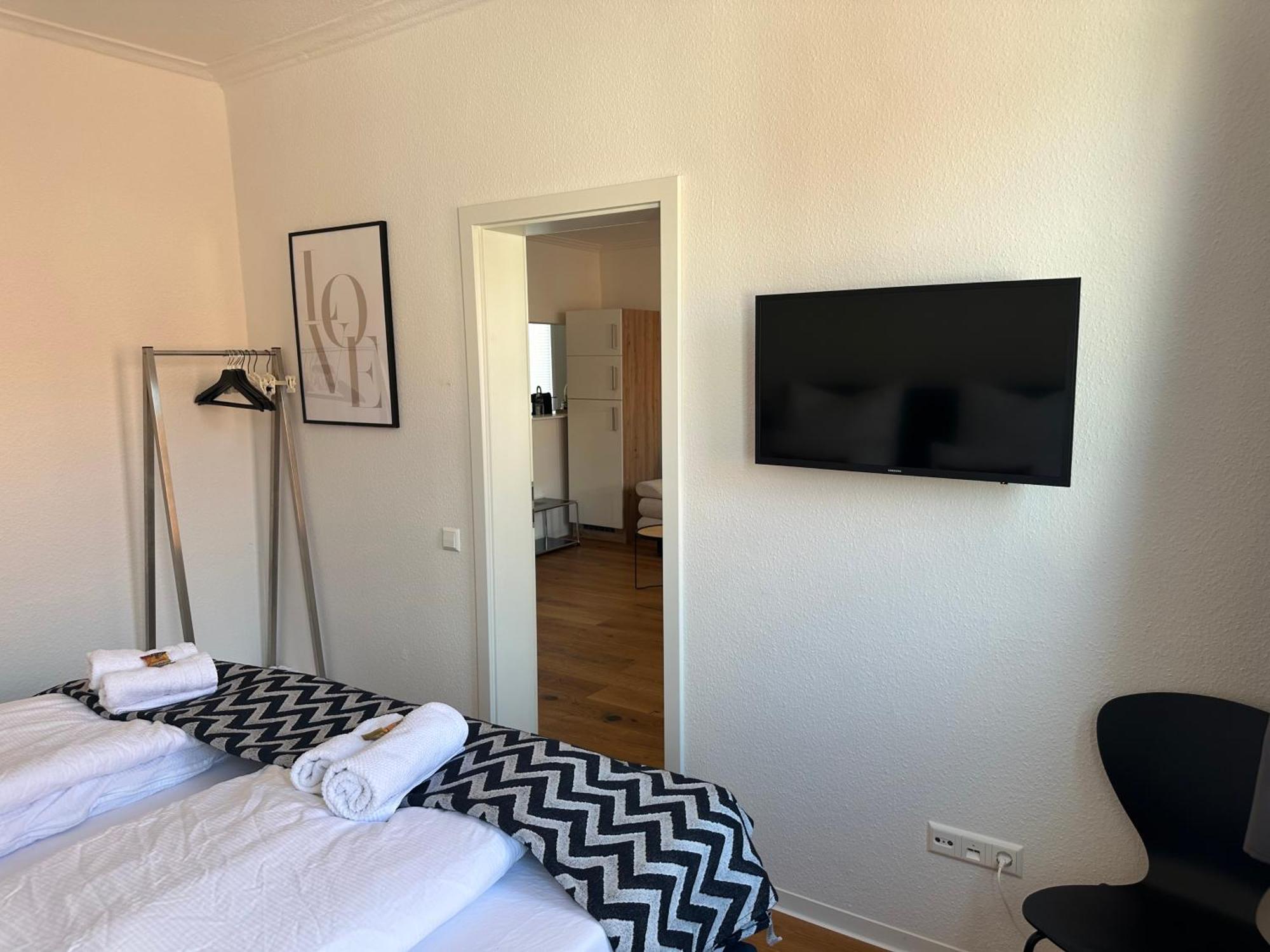 Stylisches Apartment Mit Grossem Tageslichbad Am Marktplatz Leonberg Dış mekan fotoğraf