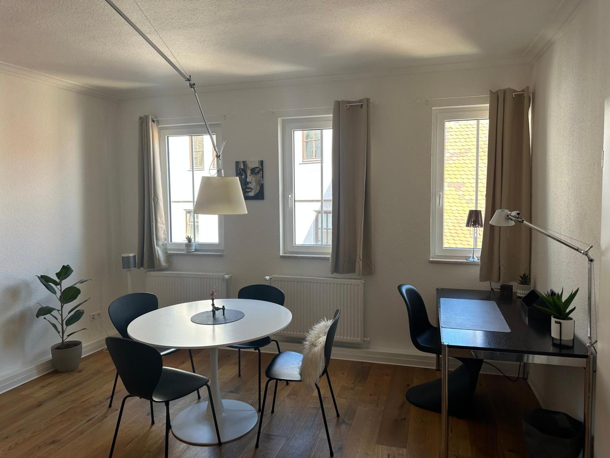 Stylisches Apartment Mit Grossem Tageslichbad Am Marktplatz Leonberg Dış mekan fotoğraf